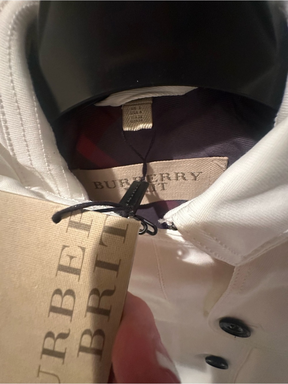 Burberry White Double-Breasted Trench Coat with Black Buttons - Picture 10 of 11
